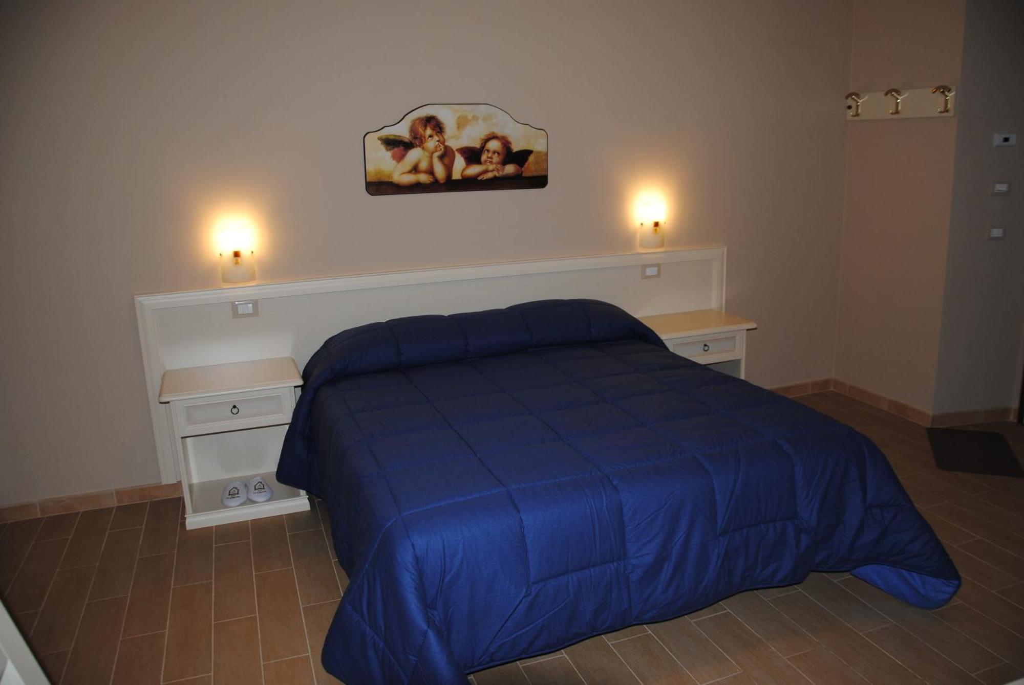 La Chioccia Hotel Valmontone Bagian luar foto