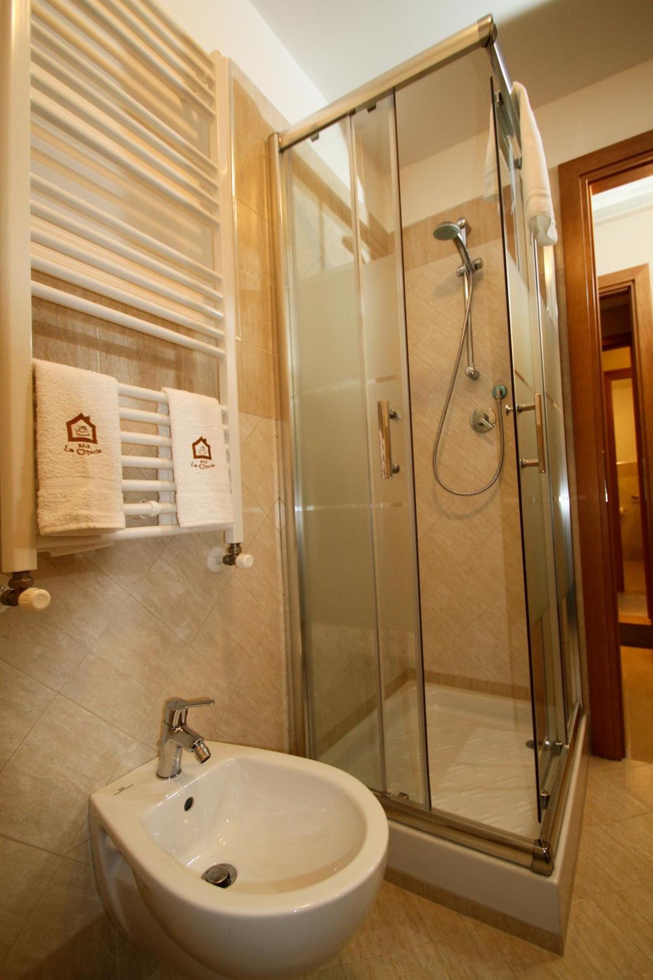 La Chioccia Hotel Valmontone Bagian luar foto